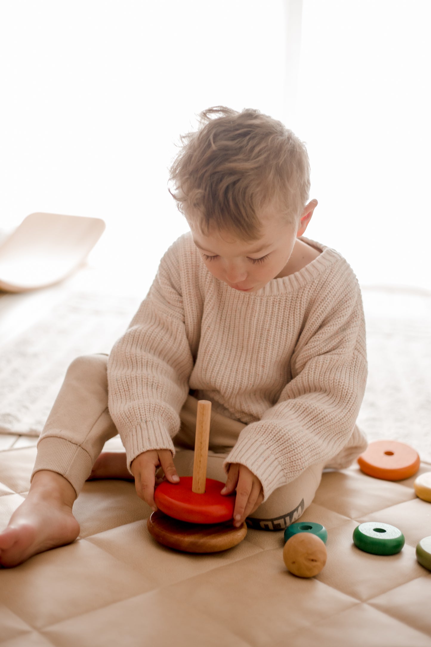 מגדל טבעות מעץ - צבעוני - Qtoys