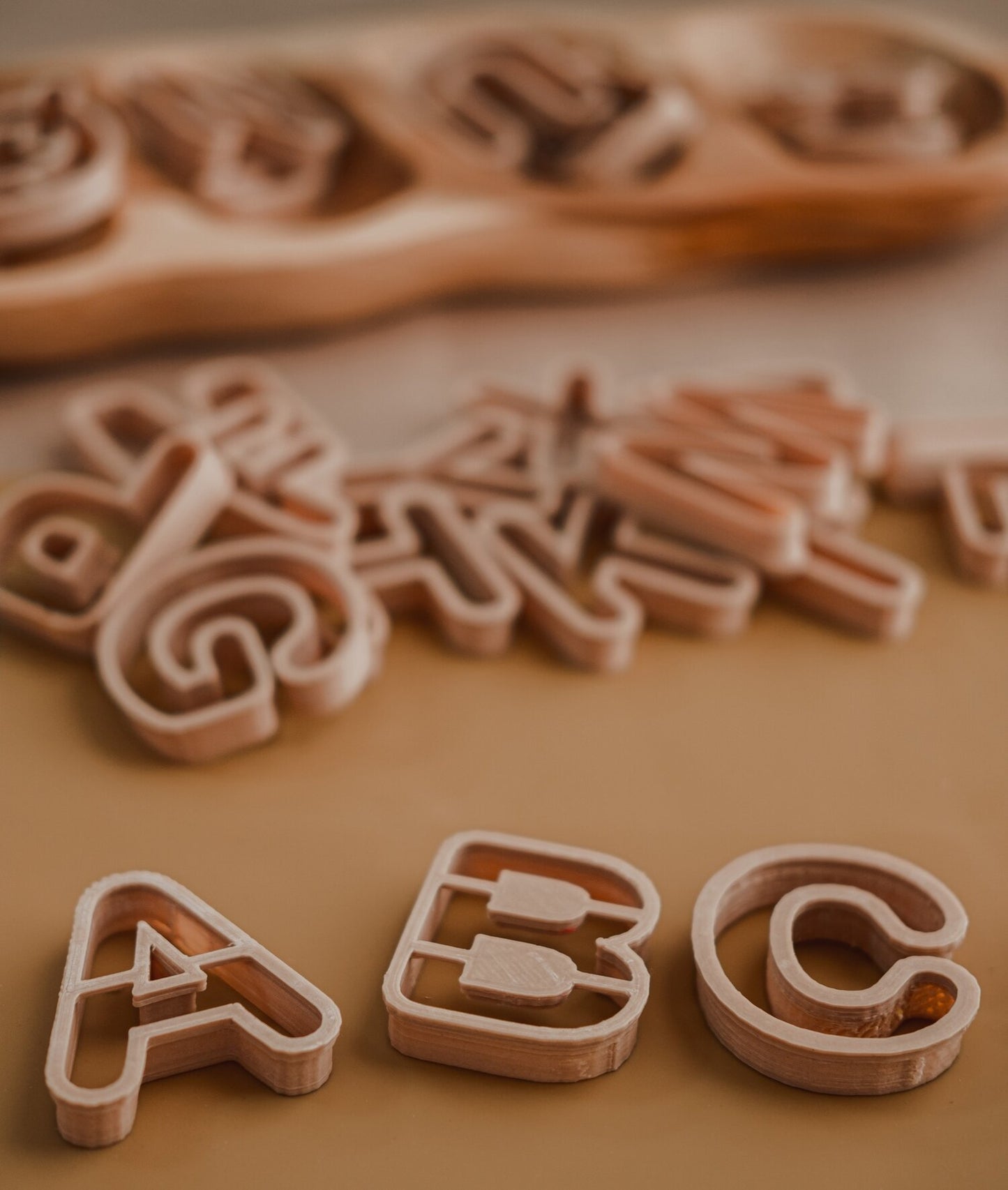 חותכנים לבצק משחק - ABC - Kinfolk Pantry