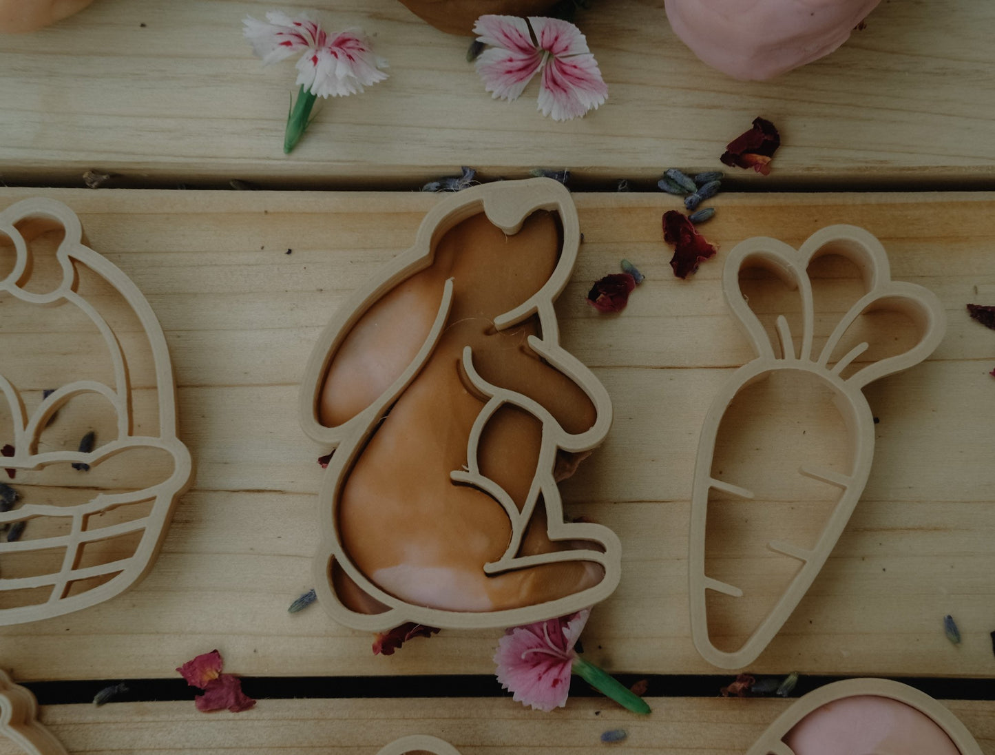 חותכנים לבצק משחק - הארנבון והאפרוח - Kinfolk Pantry