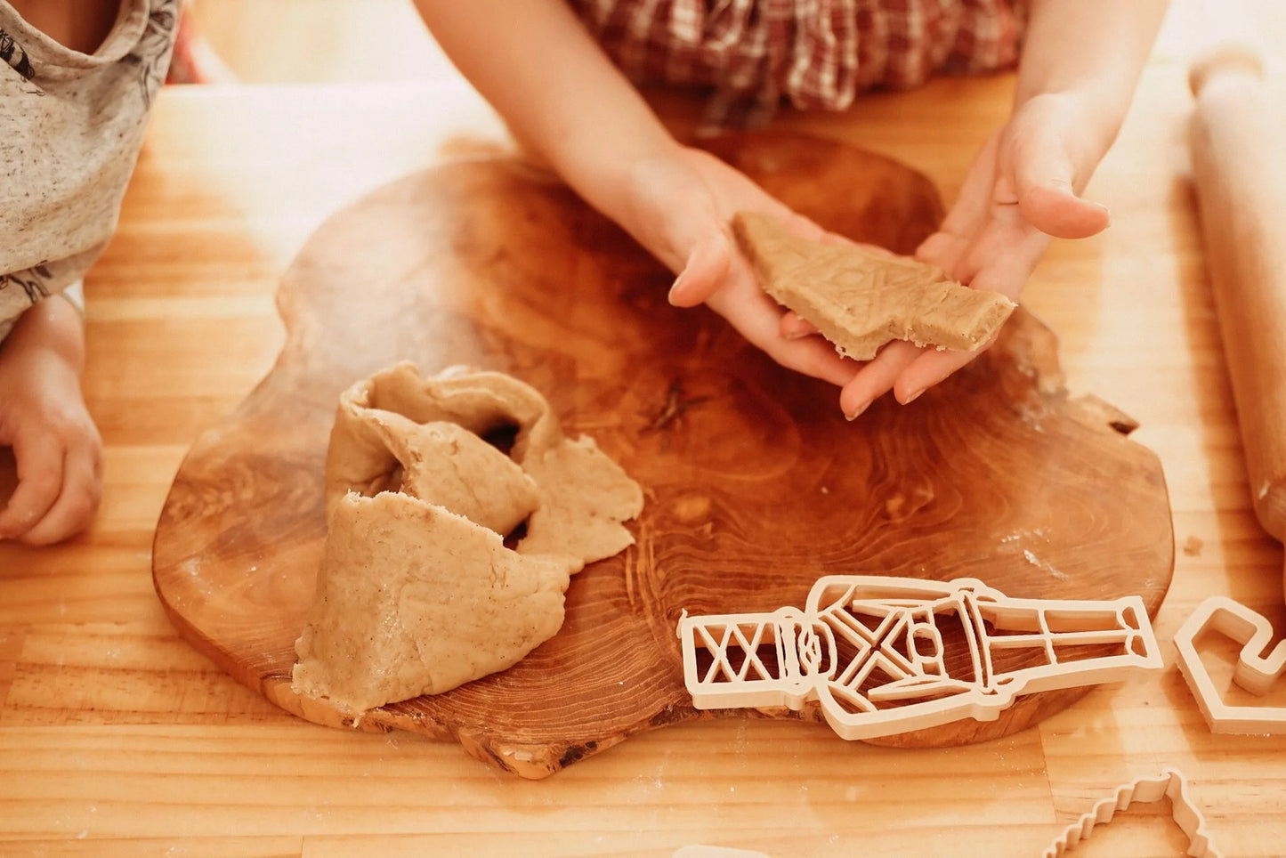 חותכן לבצק משחק - מפצח אגוזים - Kinfolk Pantry