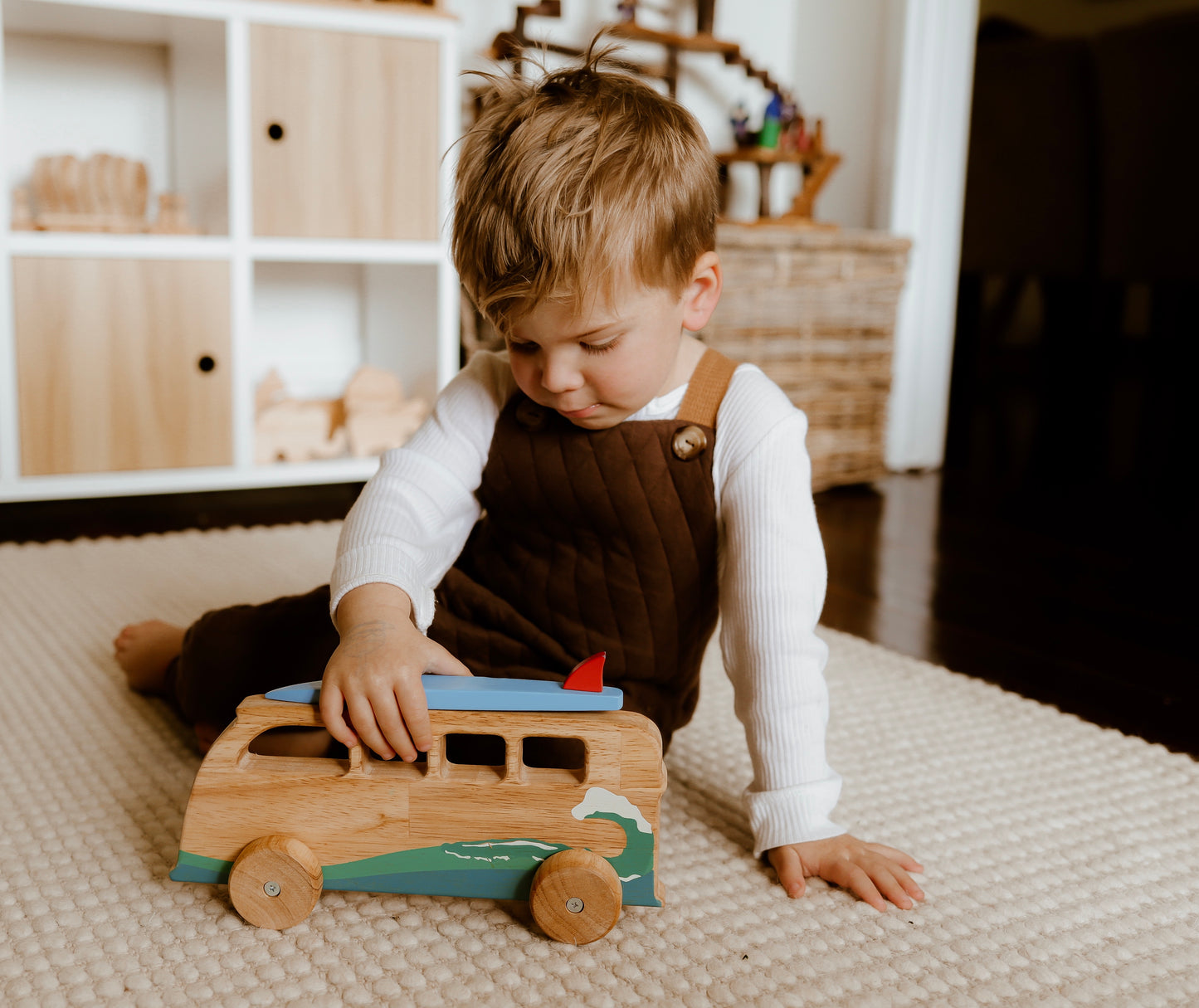 מכונית מעץ - ואן גולשים - Qtoys