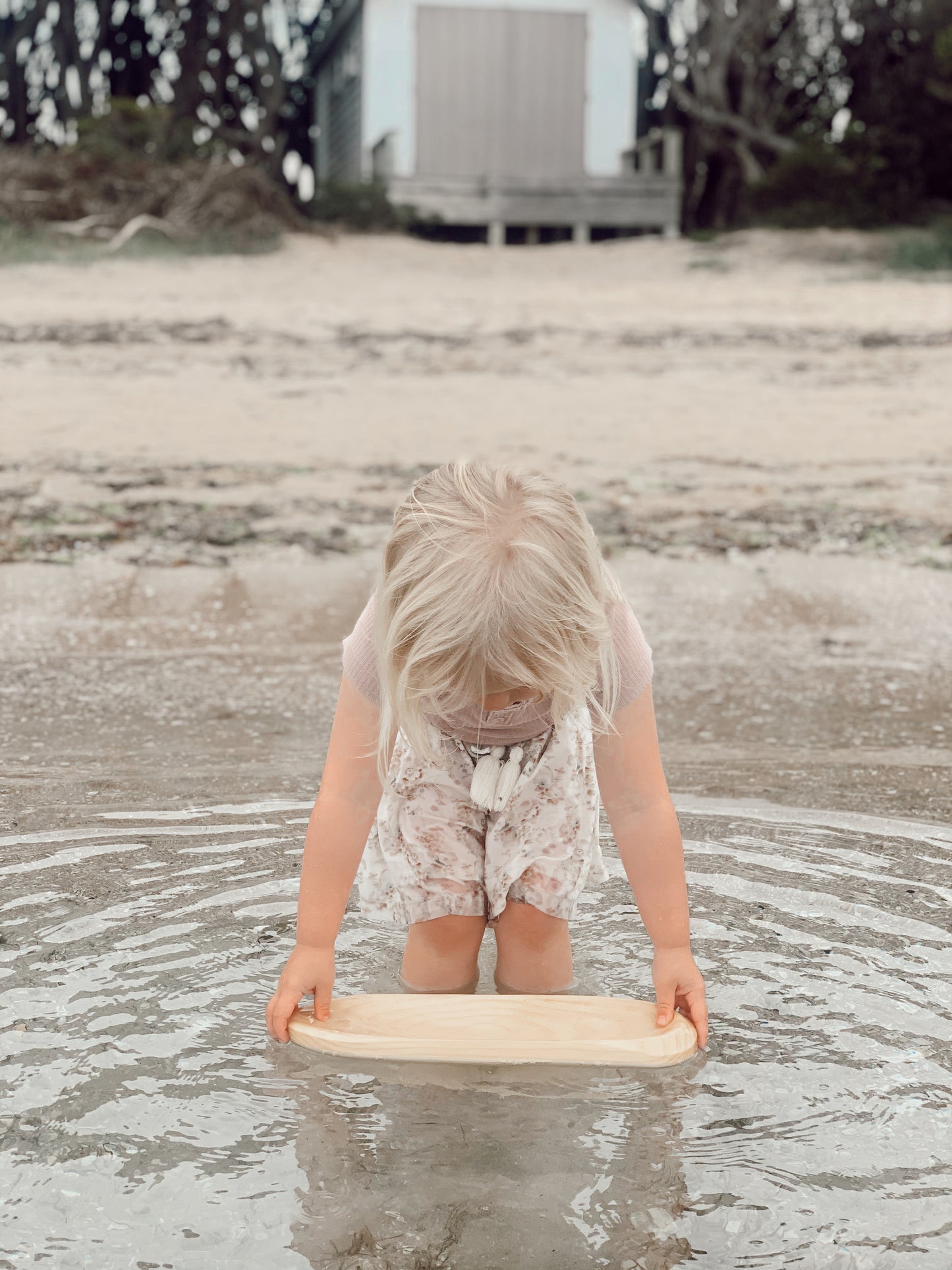 סירה למים מעץ - Explore Nook