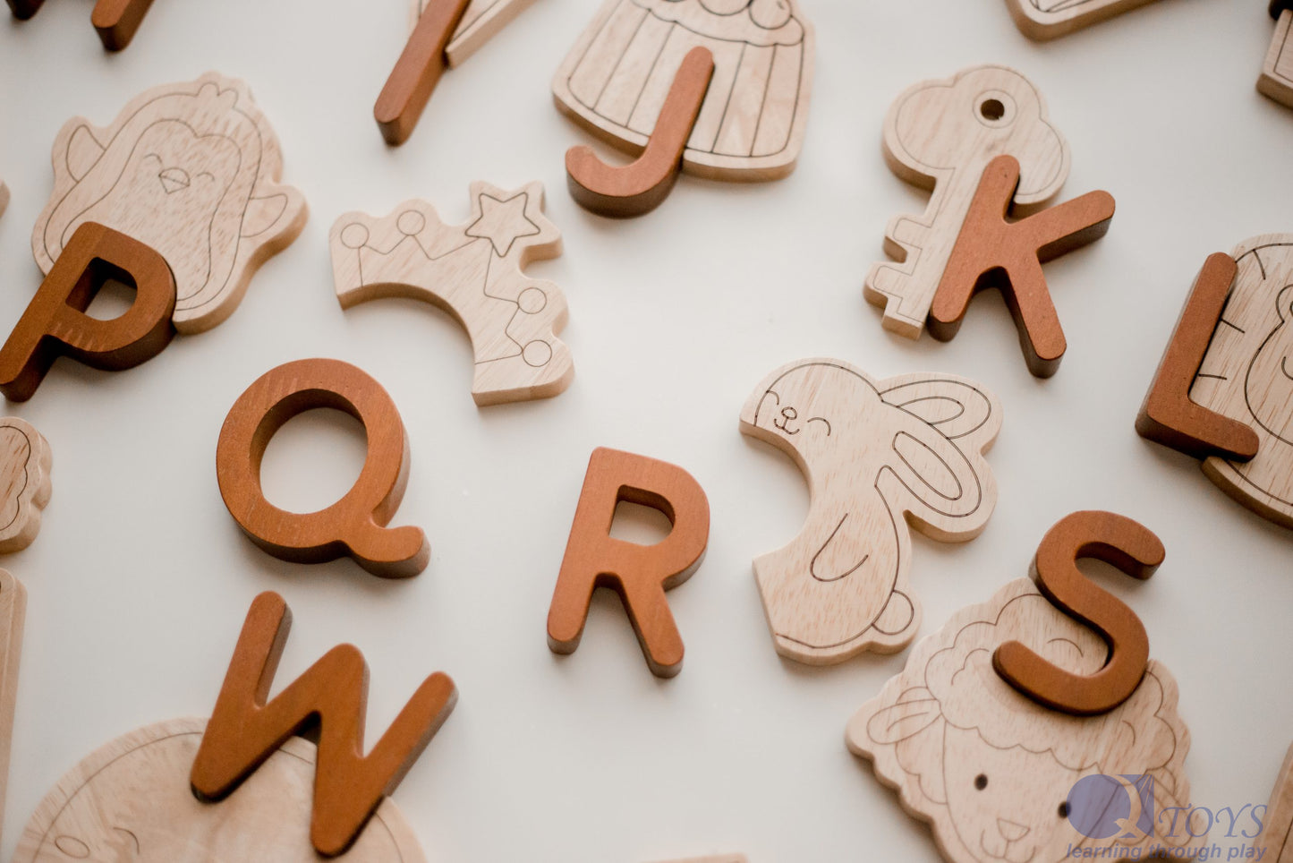 פאזל התאמת אותיות אנגלית מעץ - Qtoys