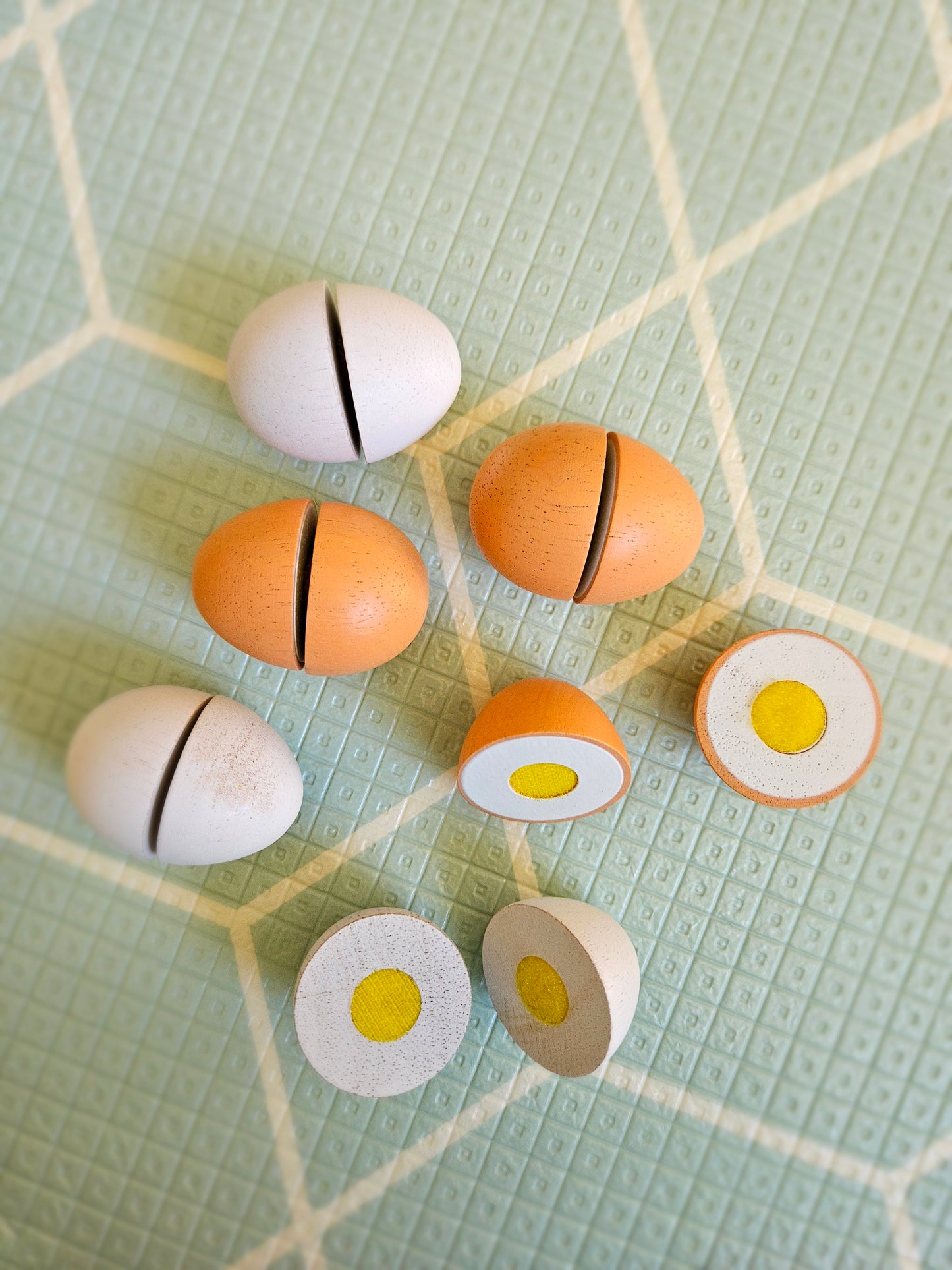 ביצים מעץ לחיתוך - Qtoys