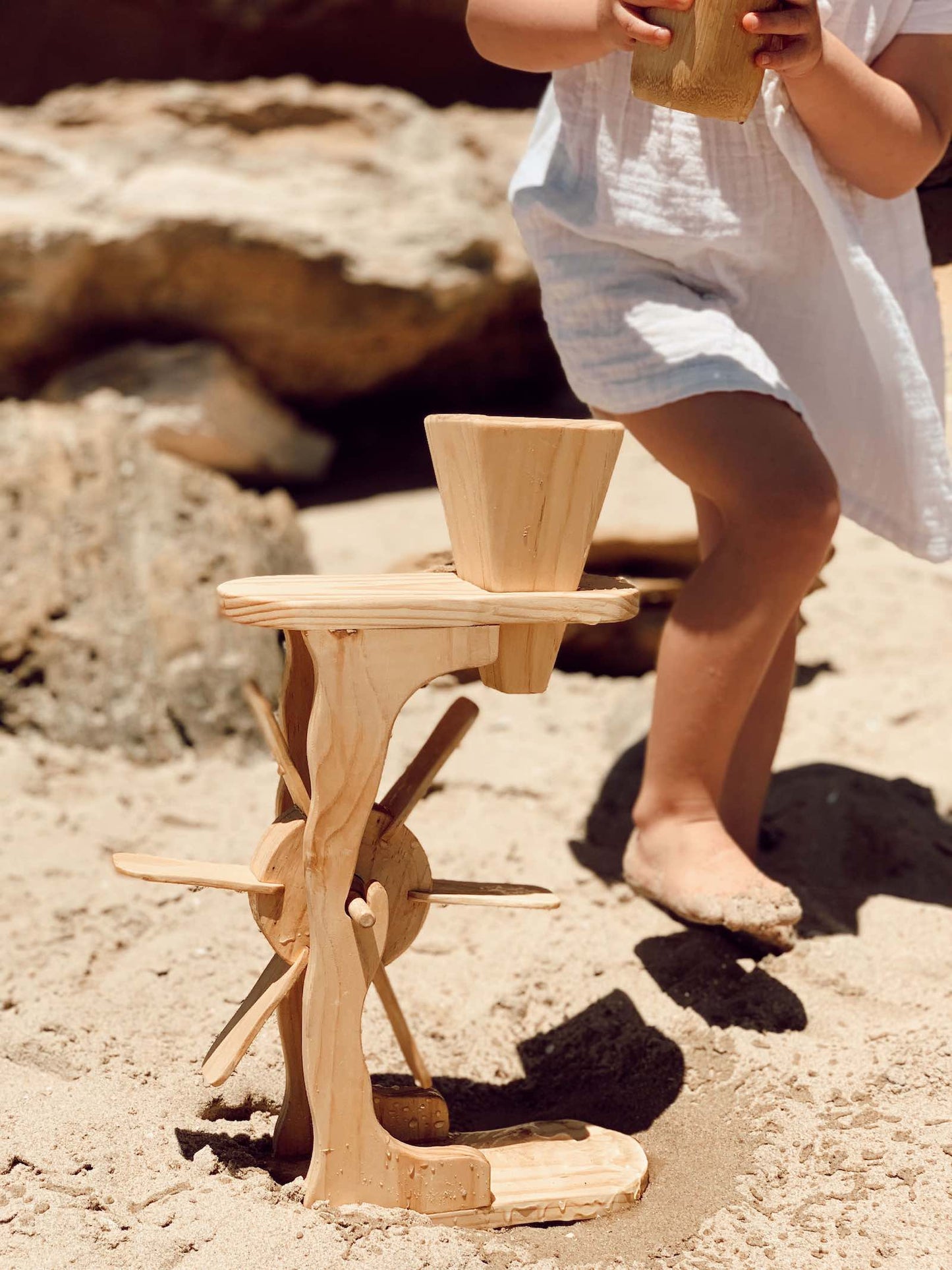 תחנת חול מעץ Explore Nook