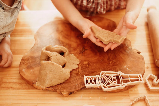 חותכן לבצק משחק - מפצח אגוזים - Kinfolk Pantry